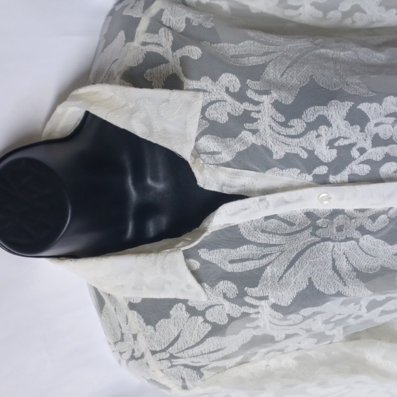 Chico’s, Ivory, Lace Embroidered Long Sleeve Top, Blouse/jacket, Size 3 - Picture 2 of 6